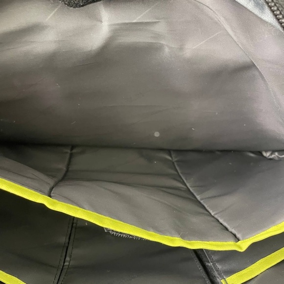 Kenneth Cole Reaction R-Tech Laptop Messenger Bag Black - Picture 8 of 8